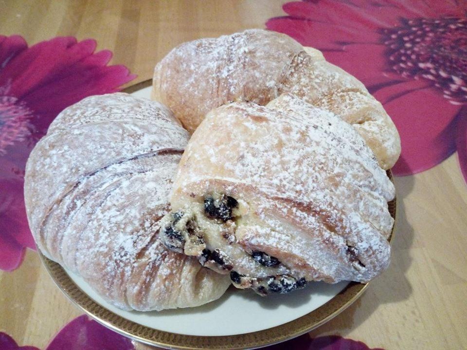 B&B Delle Arti Crema Bagian luar foto