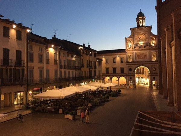 B&B Delle Arti Crema Bagian luar foto