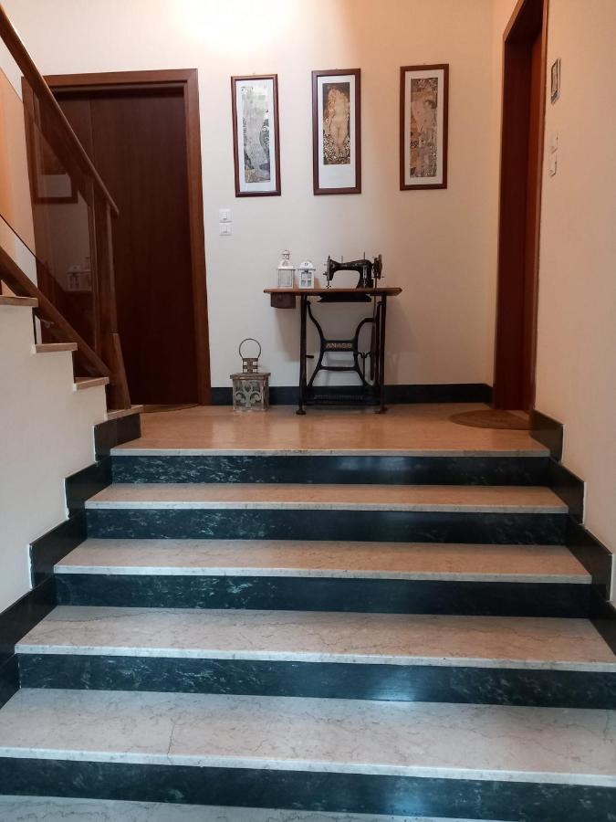 B&B Delle Arti Crema Bagian luar foto